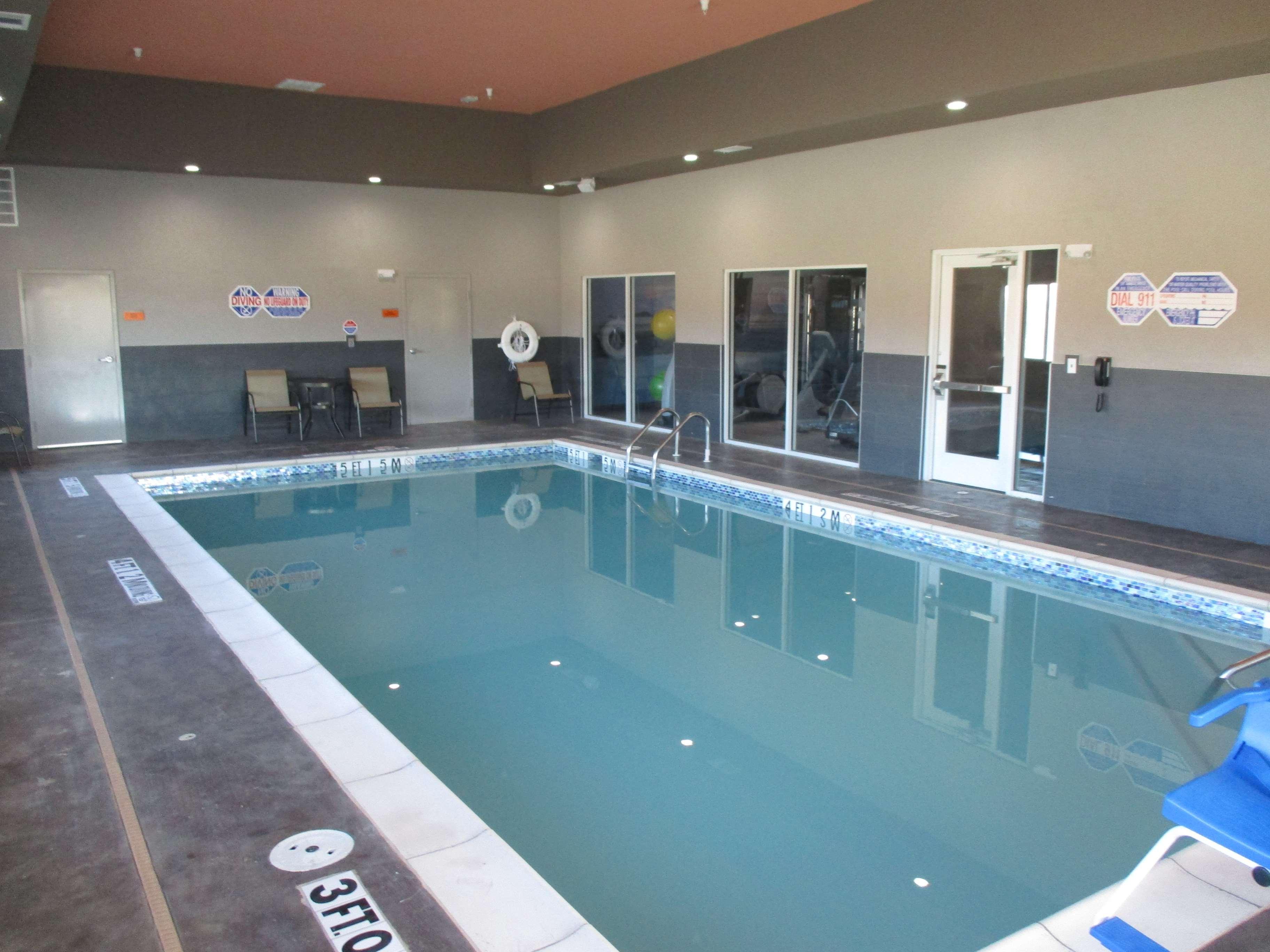 Best Western Plus Coweta'S 1St Hotel Exterior photo