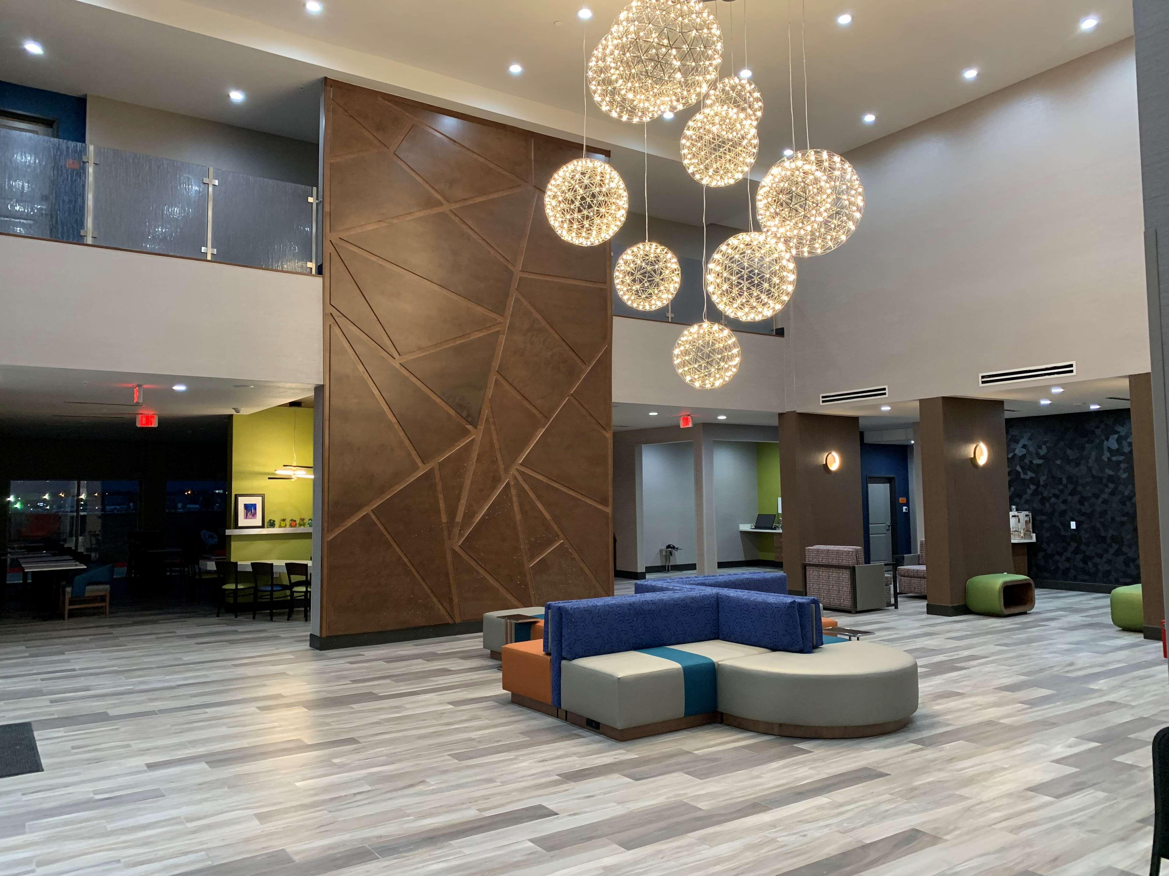 Best Western Plus Coweta'S 1St Hotel Exterior photo