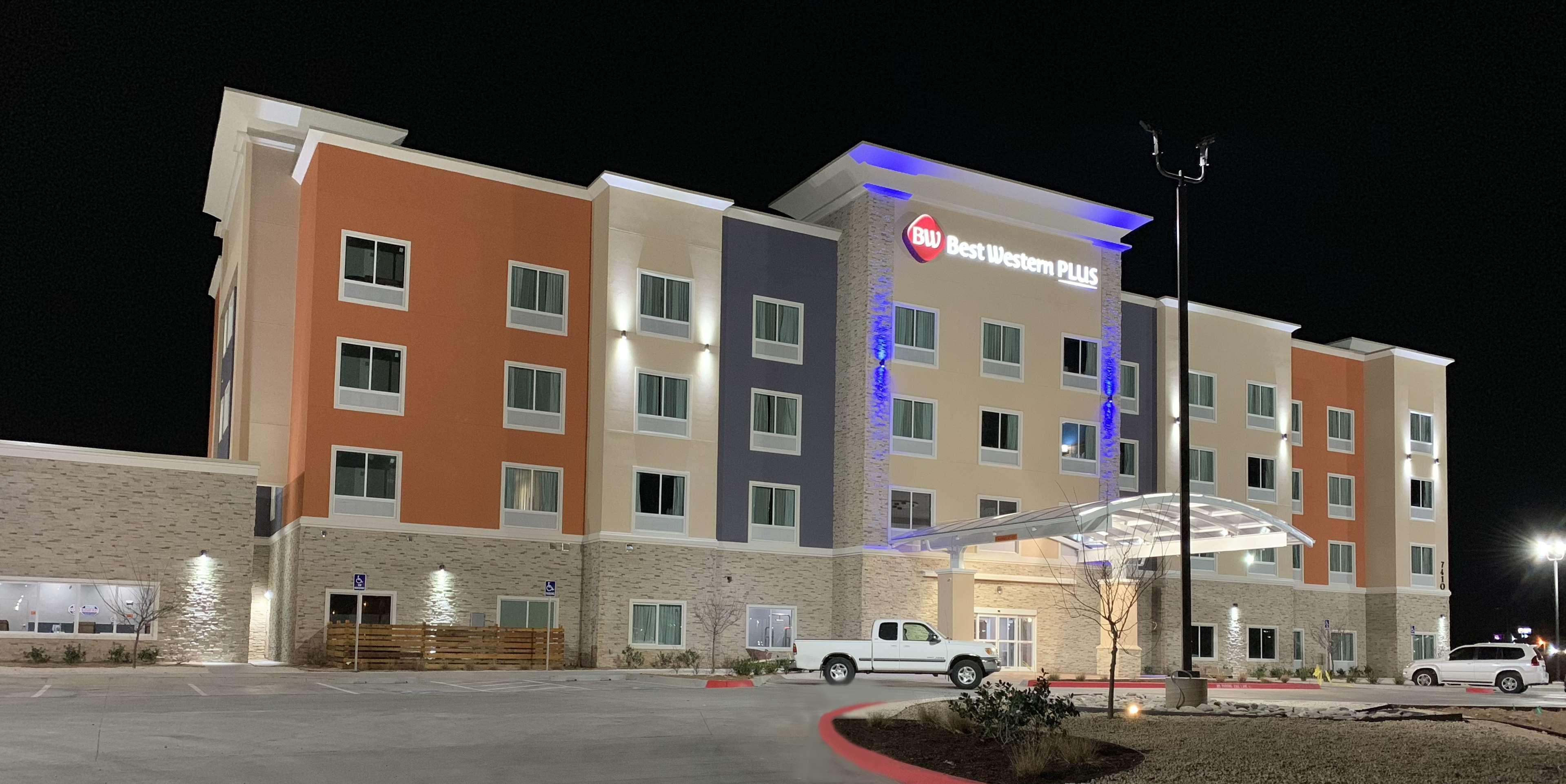 Best Western Plus Coweta'S 1St Hotel Exterior photo