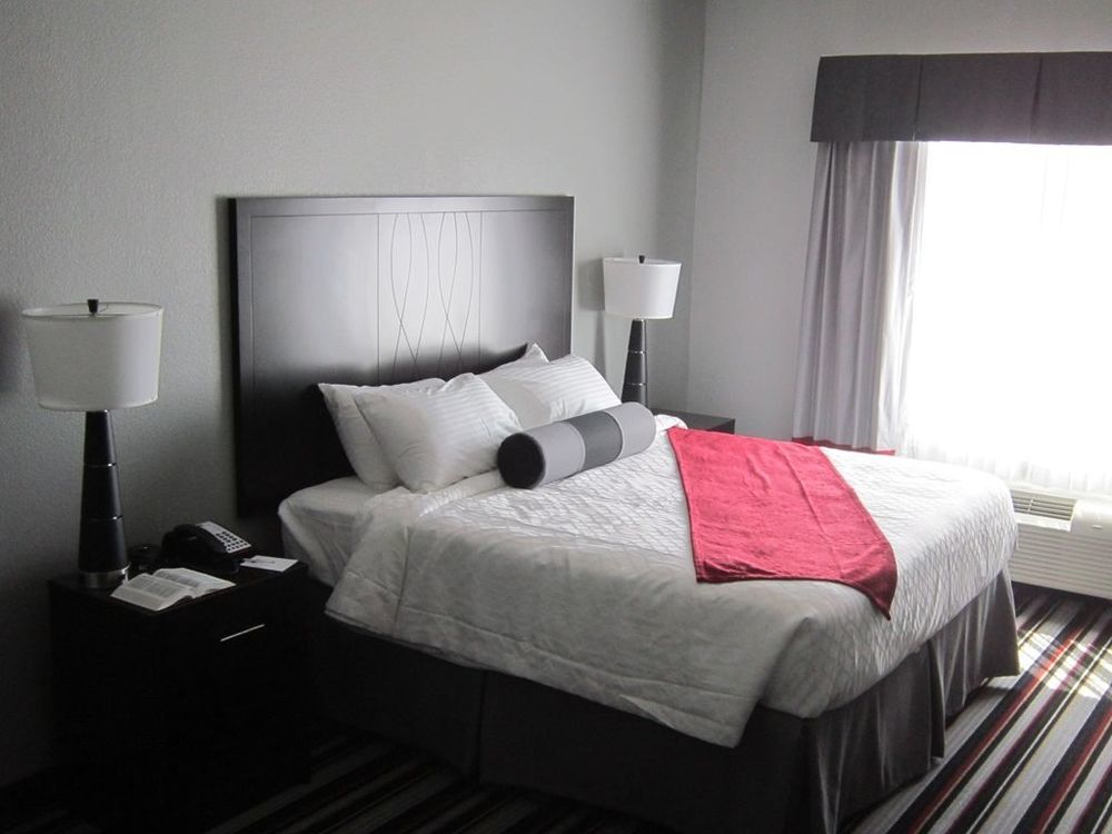 Best Western Plus Coweta'S 1St Hotel Room photo
